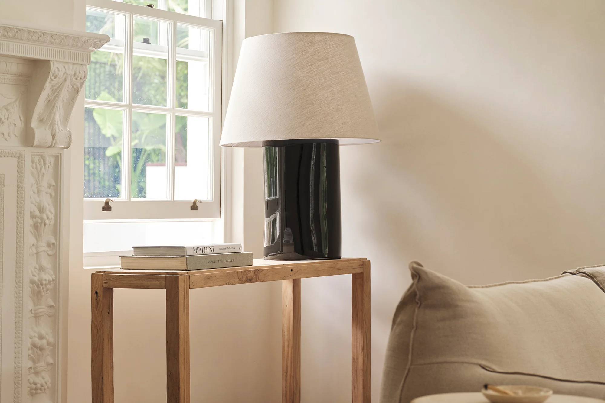 Jean De Black Lamp - Large - Image 8