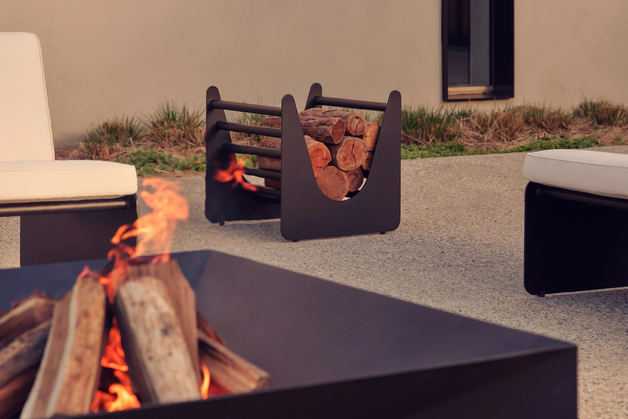 Outdoor Dougie Single Log Holder - Image 4