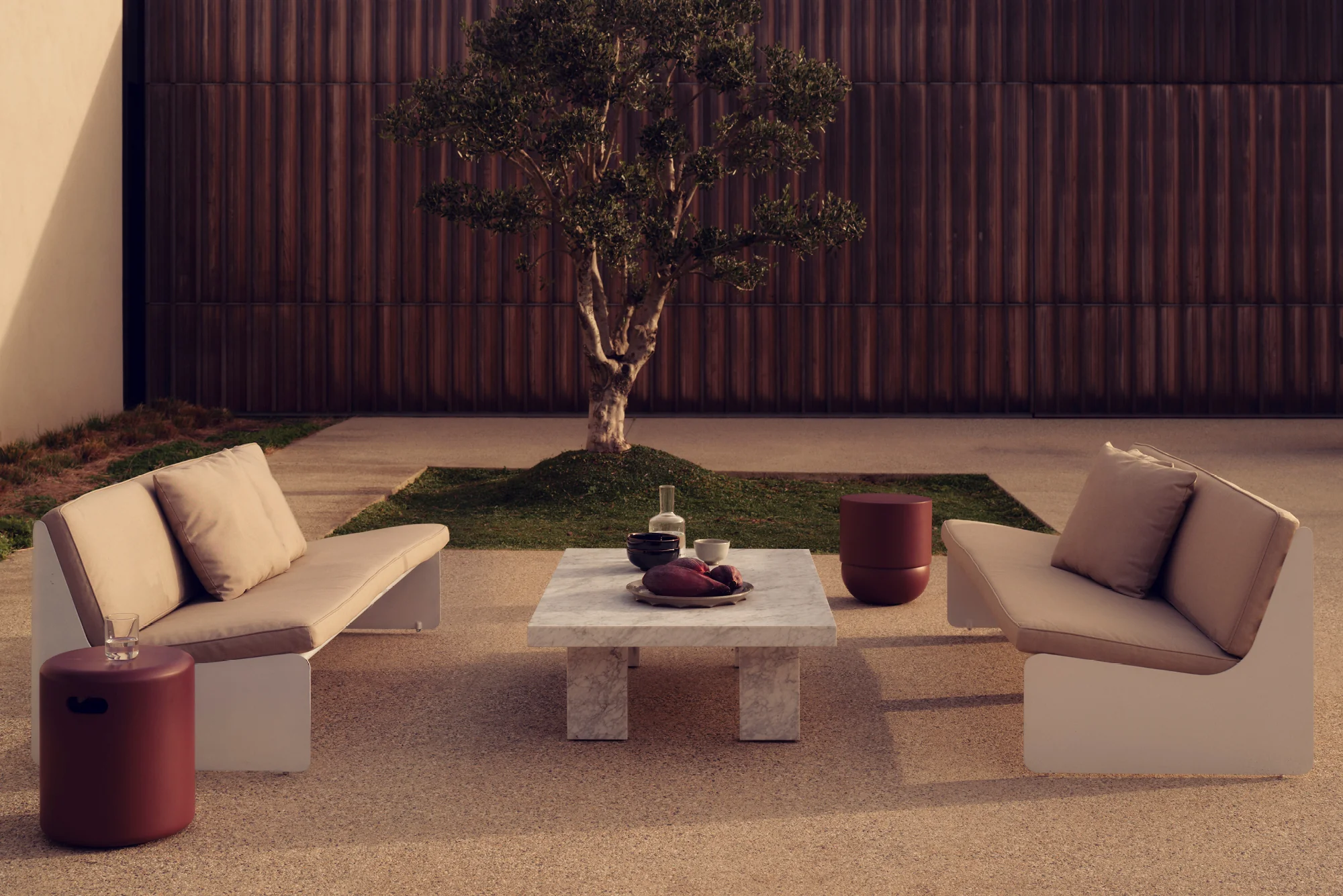 Outdoor Dougie Sofa - Image 4