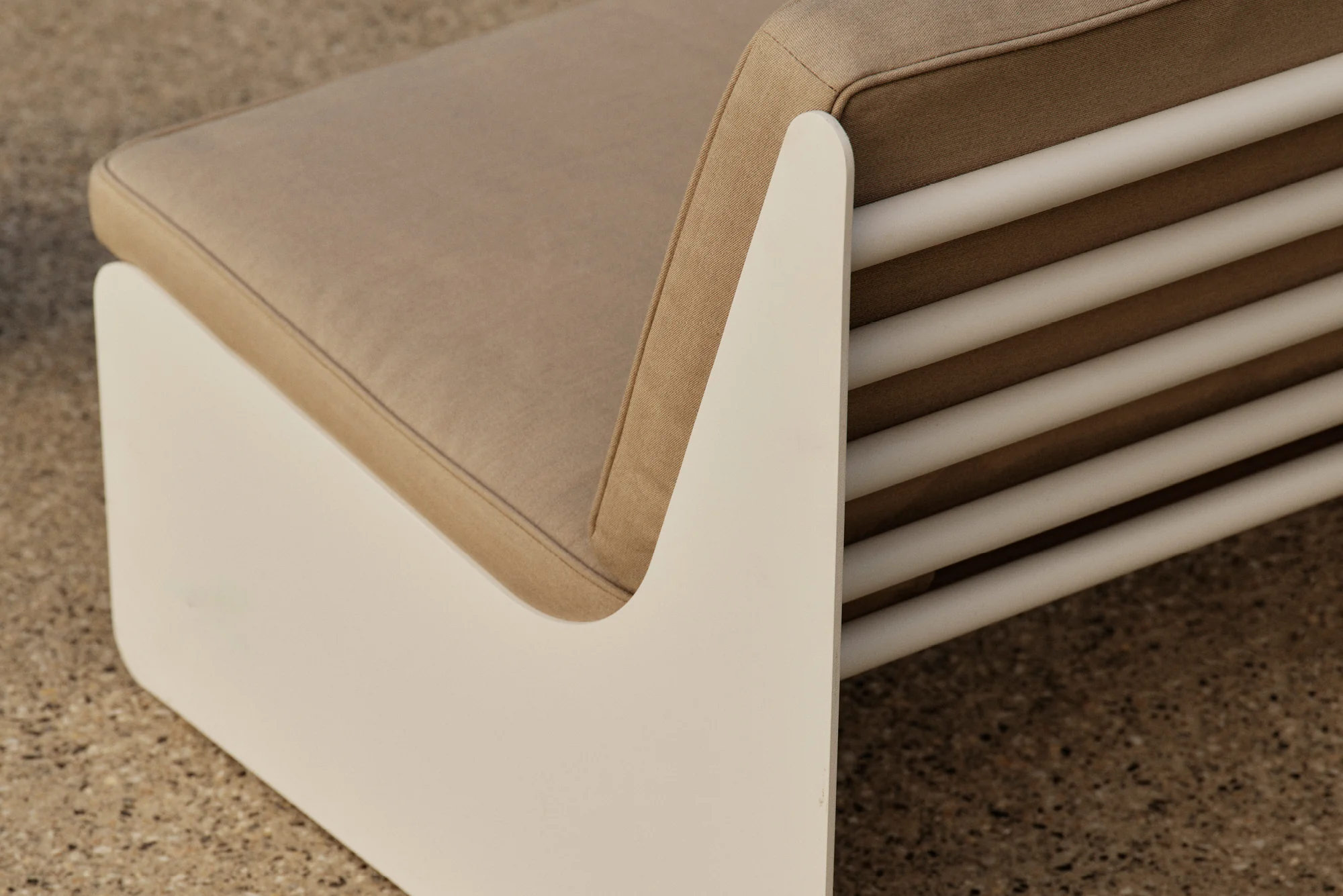 Outdoor Dougie Sofa - Image 5