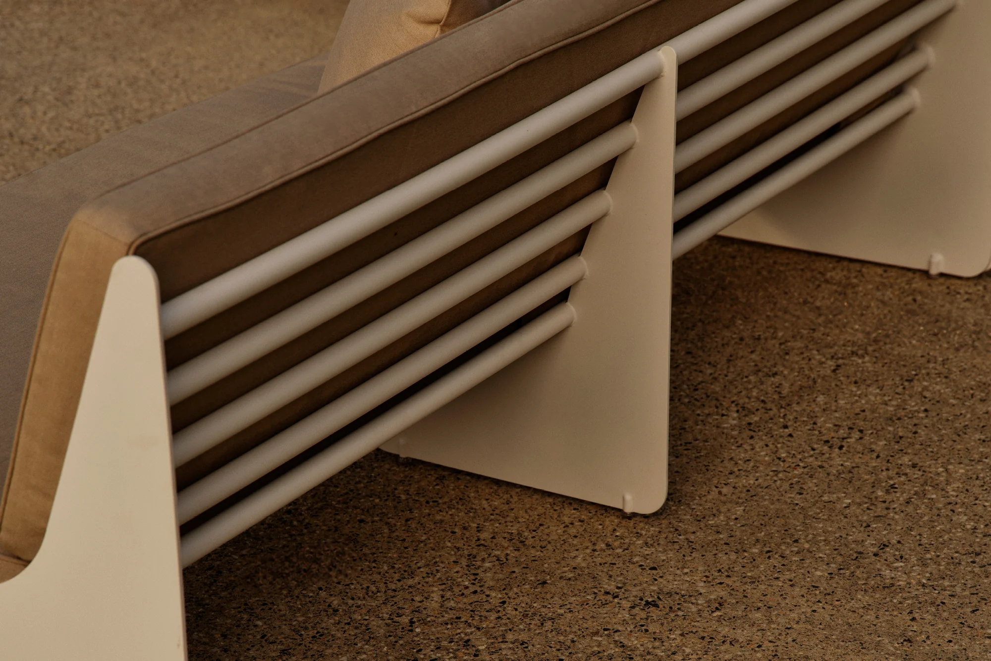 Outdoor Dougie Sofa - Image 8