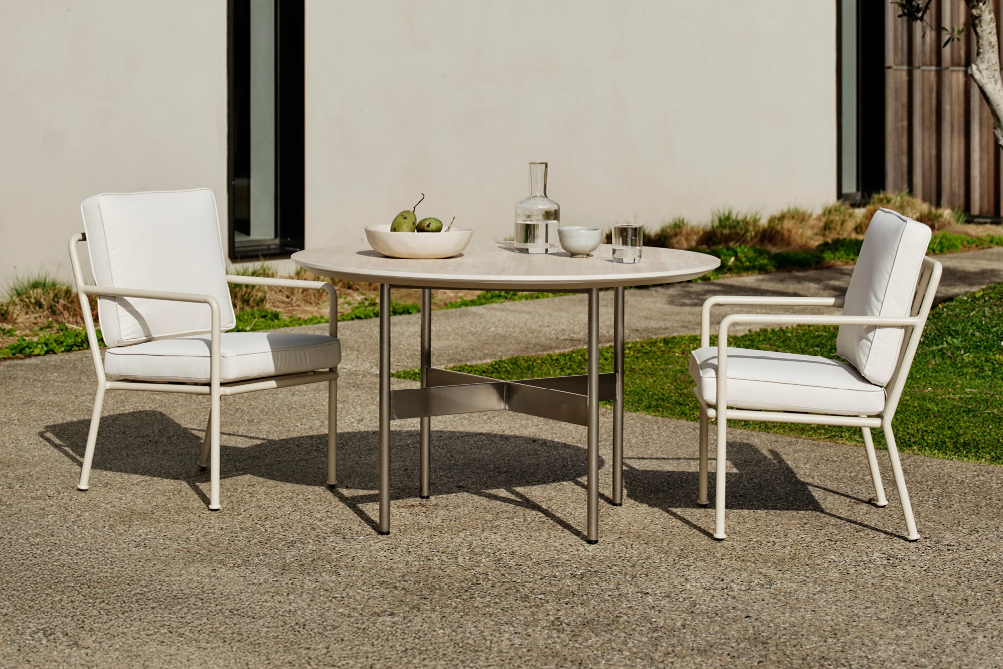 Outdoor Maive Round Dining Table - Image 3