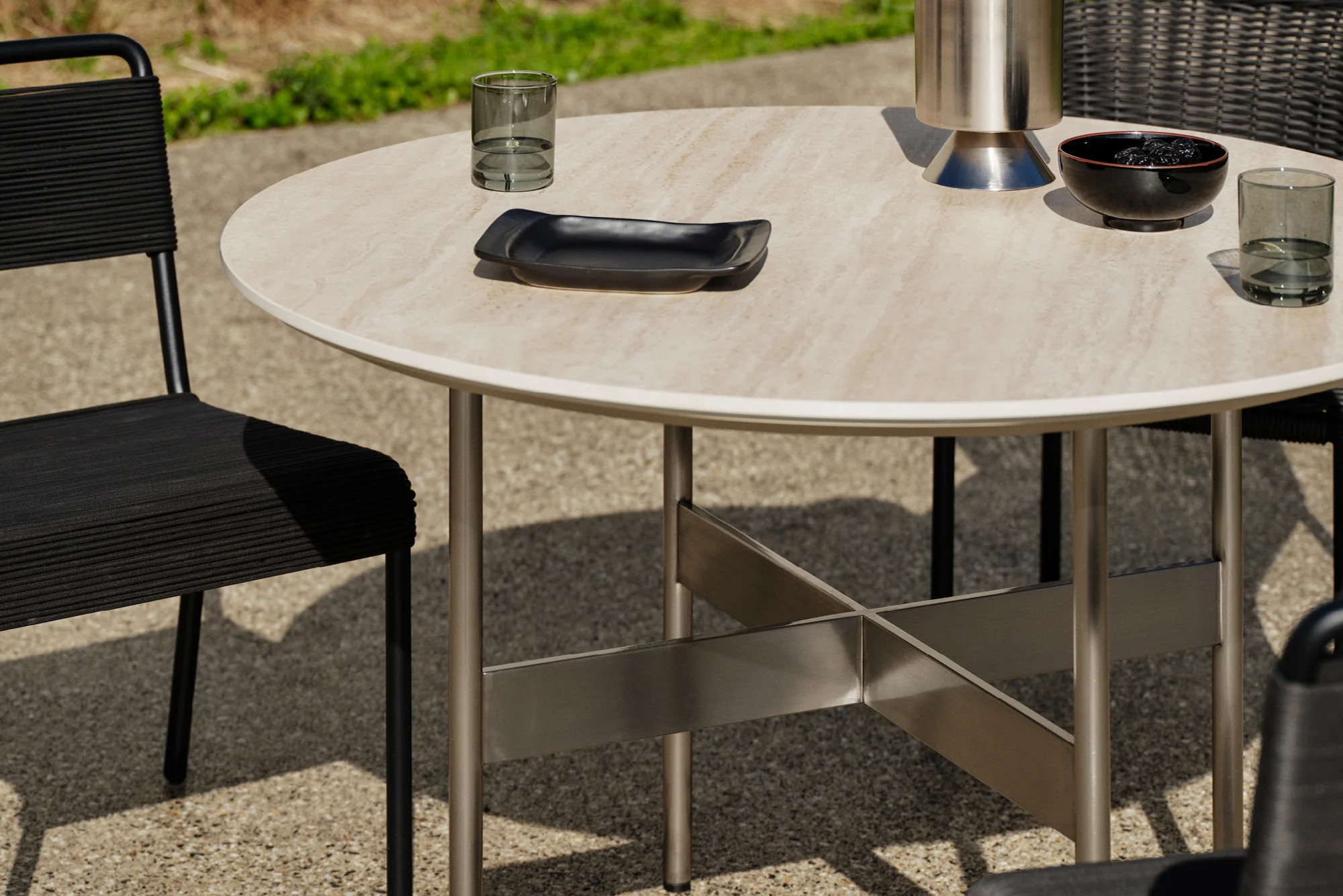 Outdoor Maive Round Dining Table - Image 9