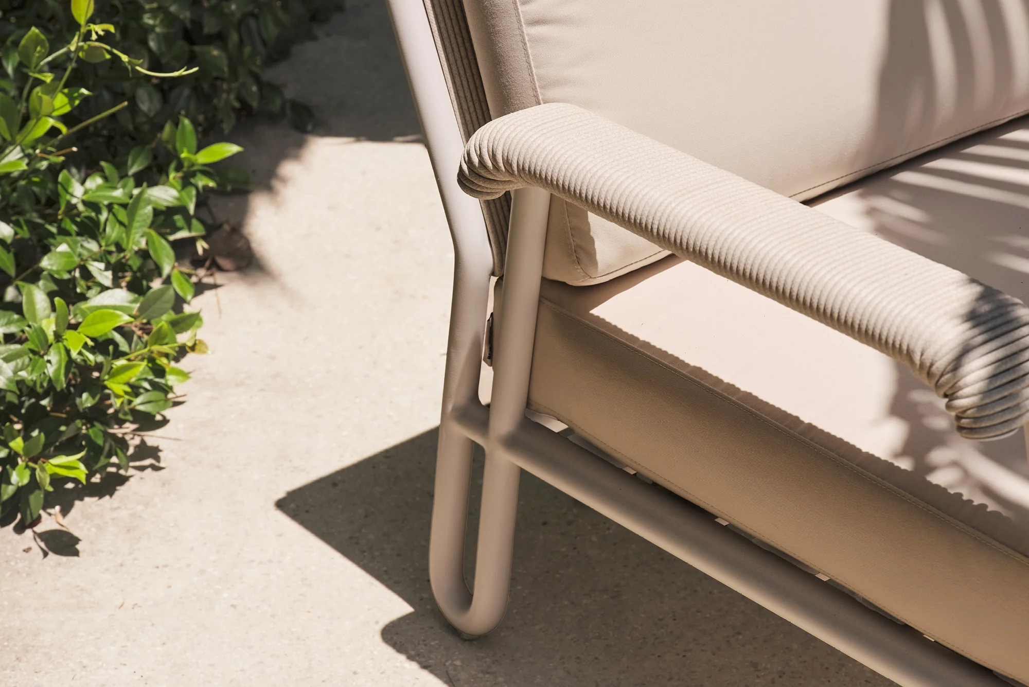 Outdoor Rodeo Lounge Chair - Image 4