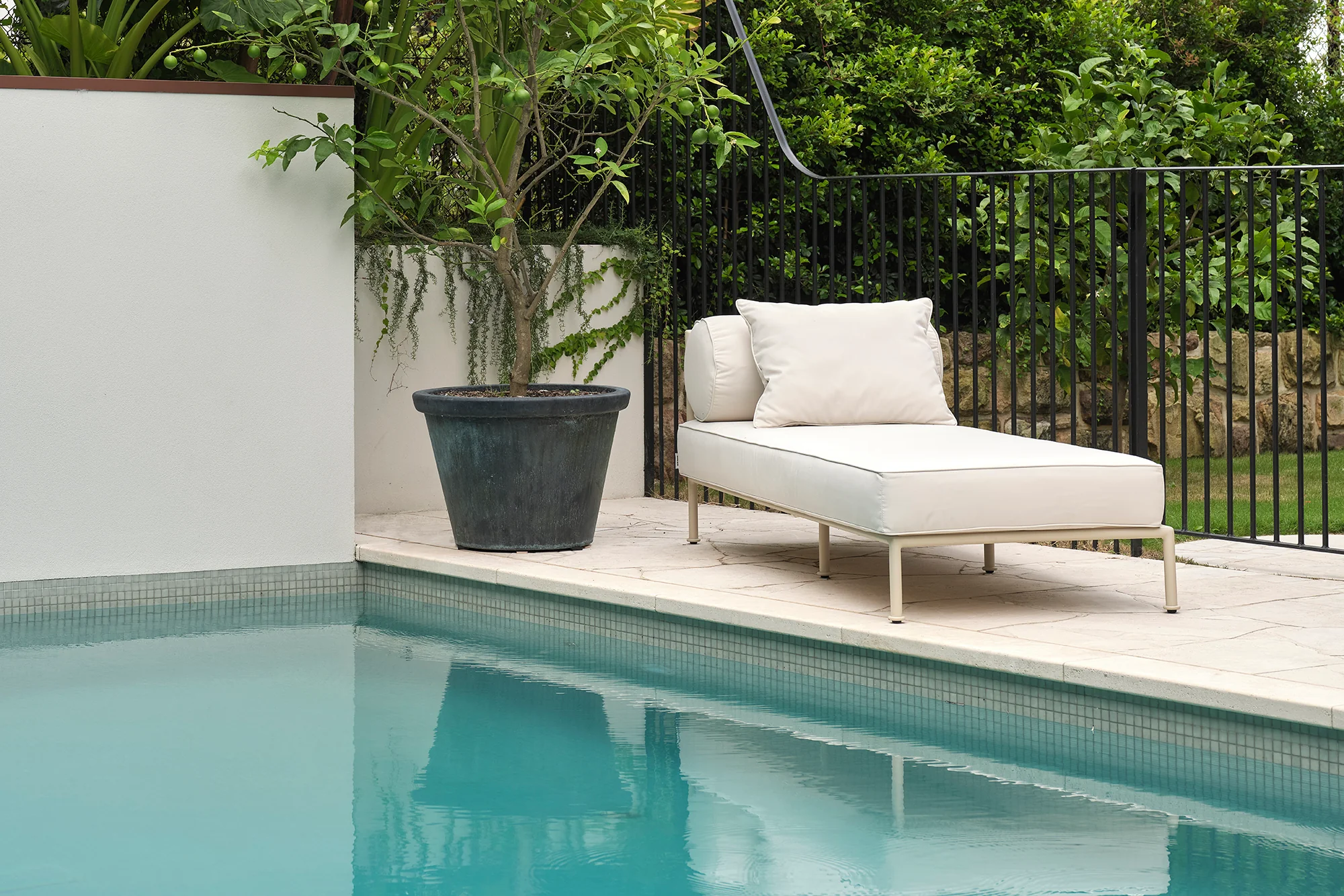 Outdoor Rowe Single Sun Lounge - Image 18